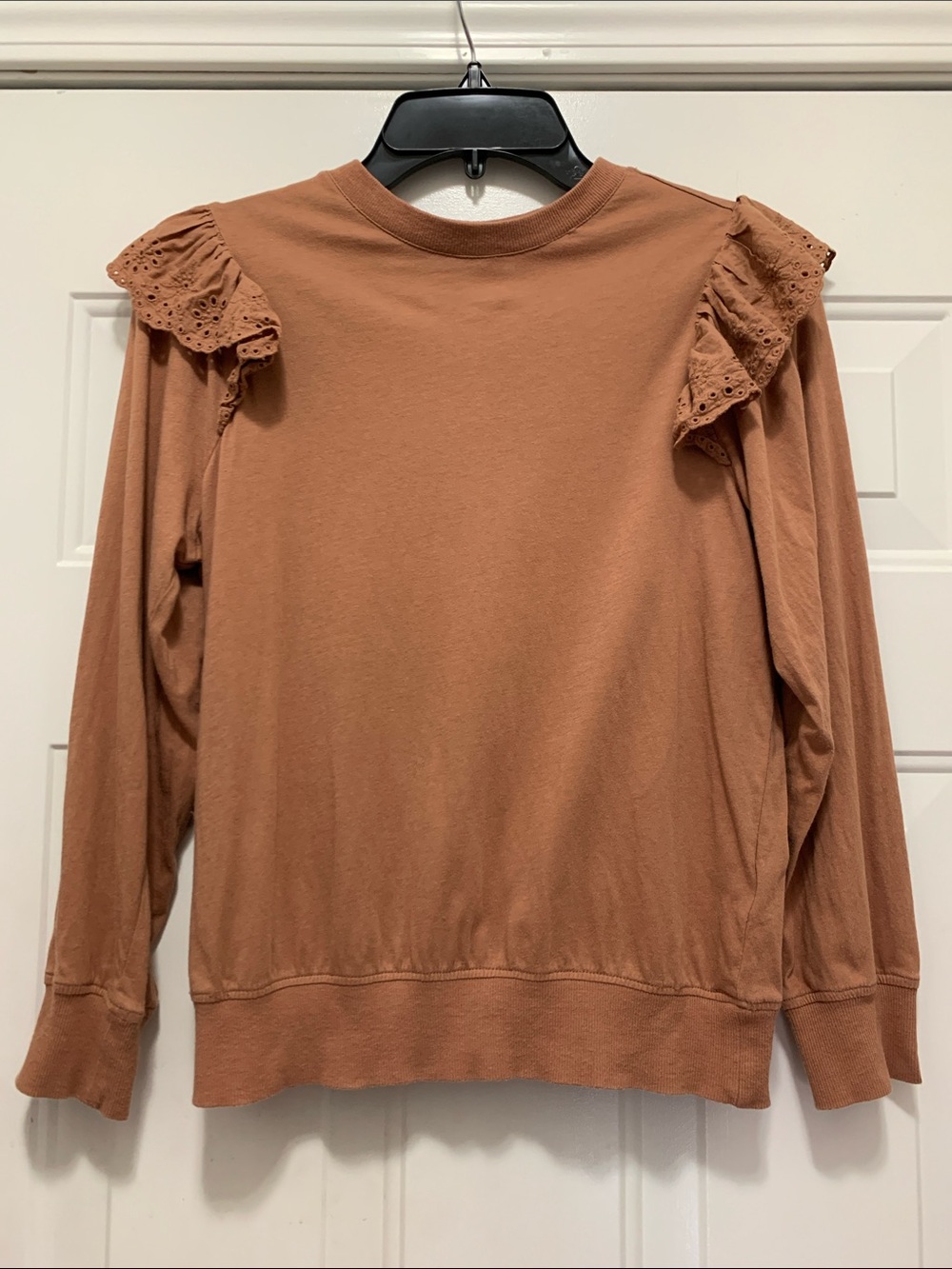 4/$10 Good Hart 100% Organic Cotton Eyelet Ruffle Top in Rusty Brown Size XS
